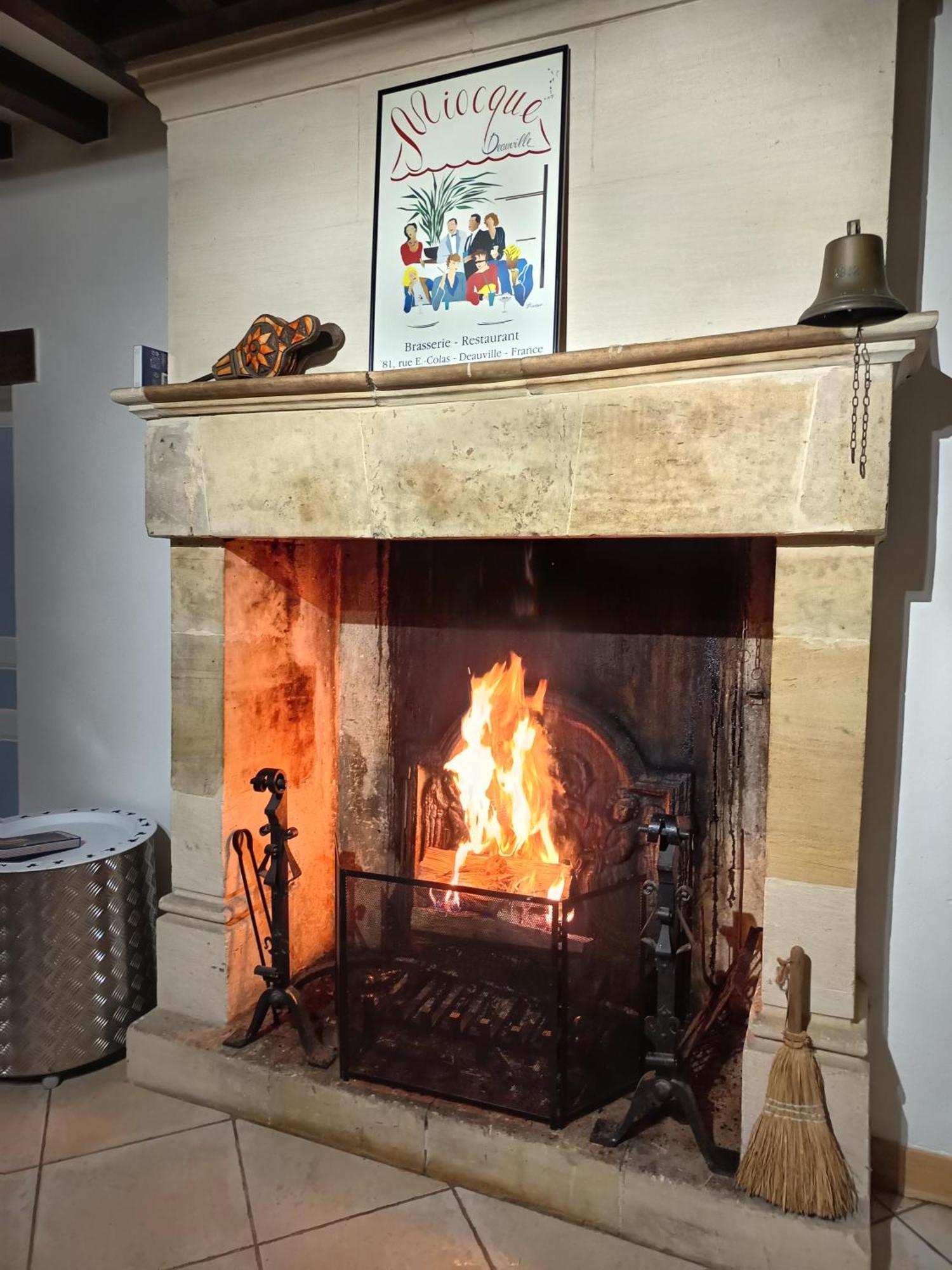 Maison De Charme Tour-en-Bessin Eksteriør bilde
