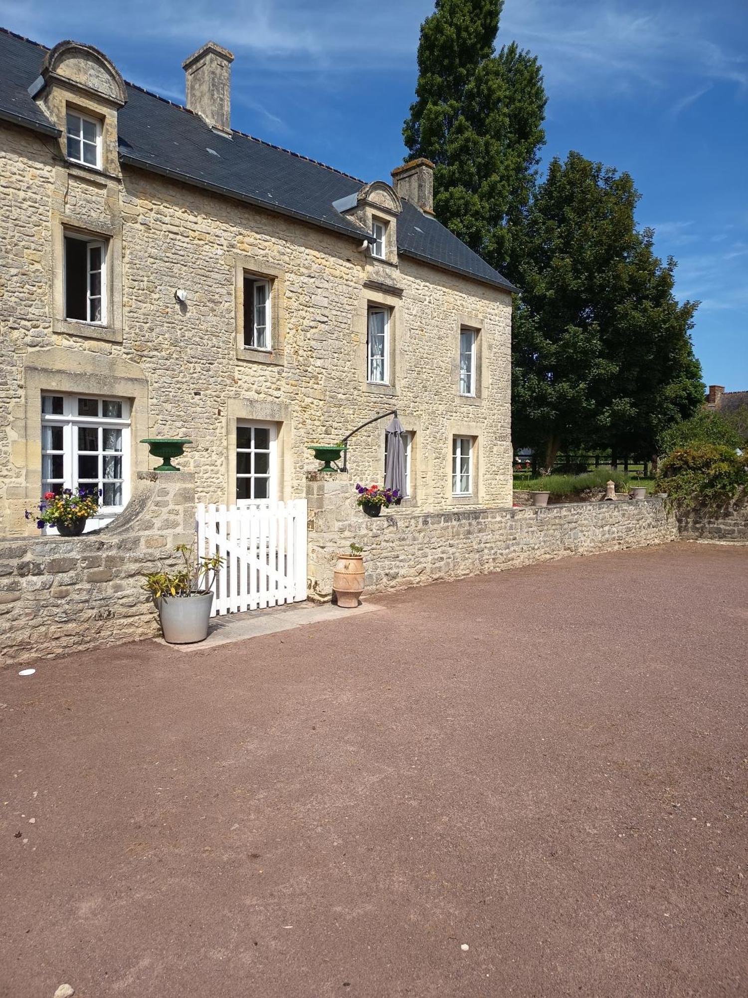 Maison De Charme Tour-en-Bessin Eksteriør bilde